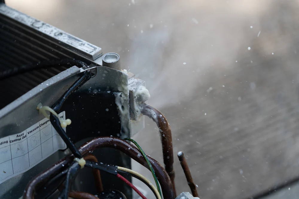 5 common commercial hvac problems - refrigerant leaks